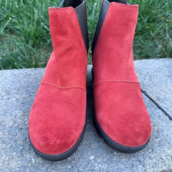 Sorel Joan of Arctic Wedge boots in Chelsea - Picture 2 of 7